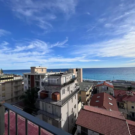 아파트 Casa Mutti - Seaview Penthouse With Big Terrace 보르디게라